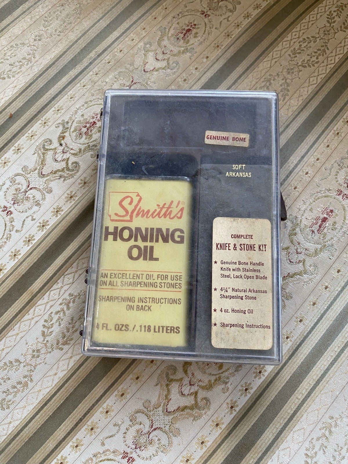 Vintage Smith's Knife Honing Stone + Oil Box Set (NO BONE) -AS IS-