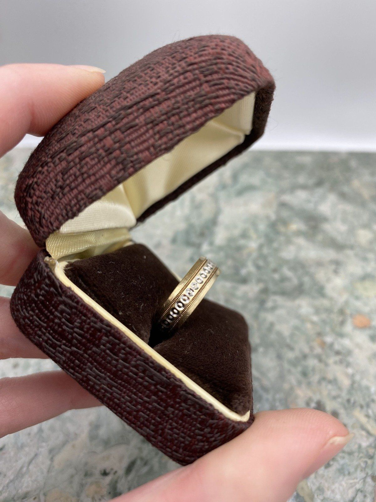Men's Vintage 10k Gold Textured Channel Ring Band 3