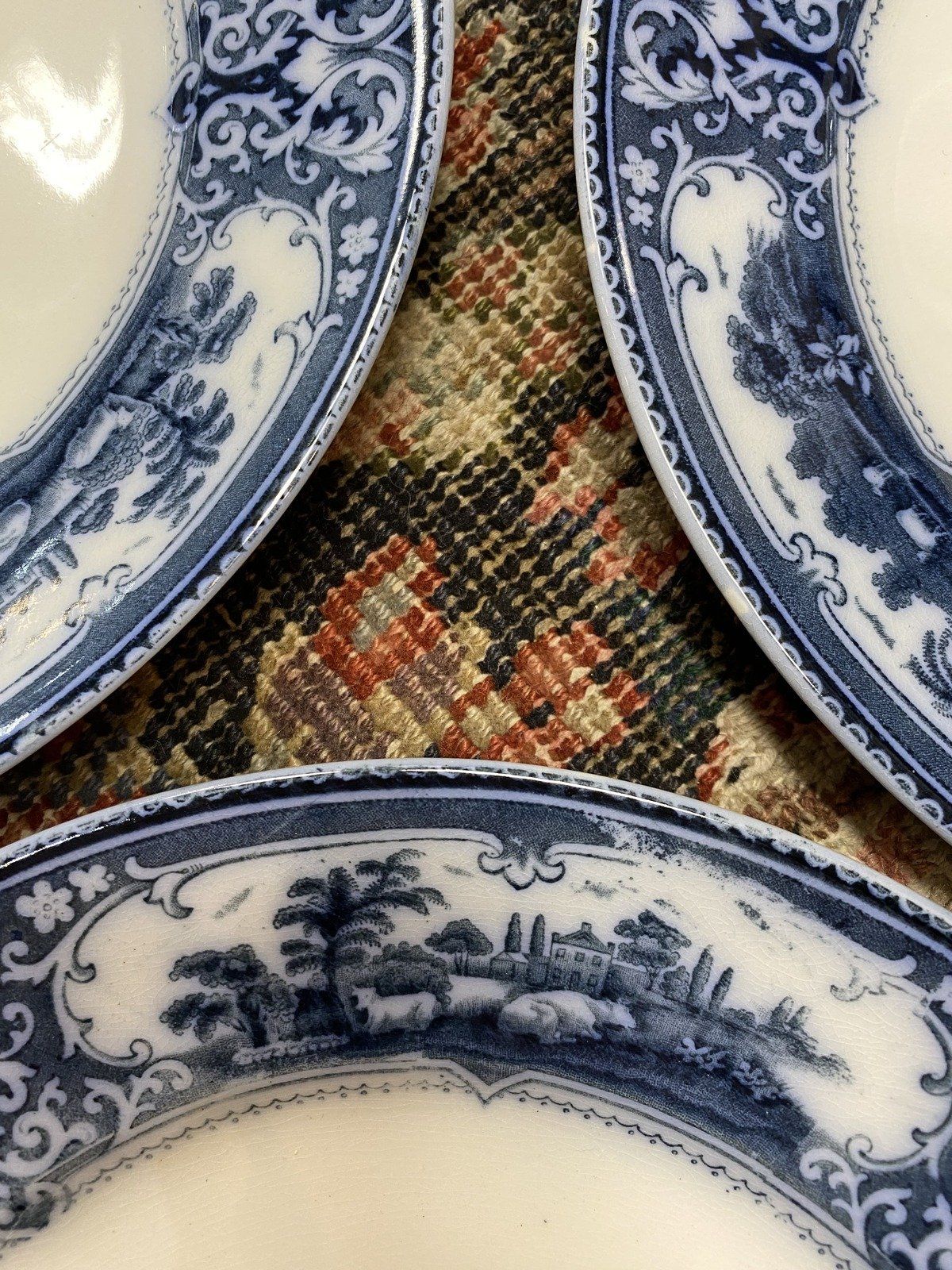 Antique Set of 3 English F. & Sons Flow Blue Verona 10.5 Dinner Plates 8