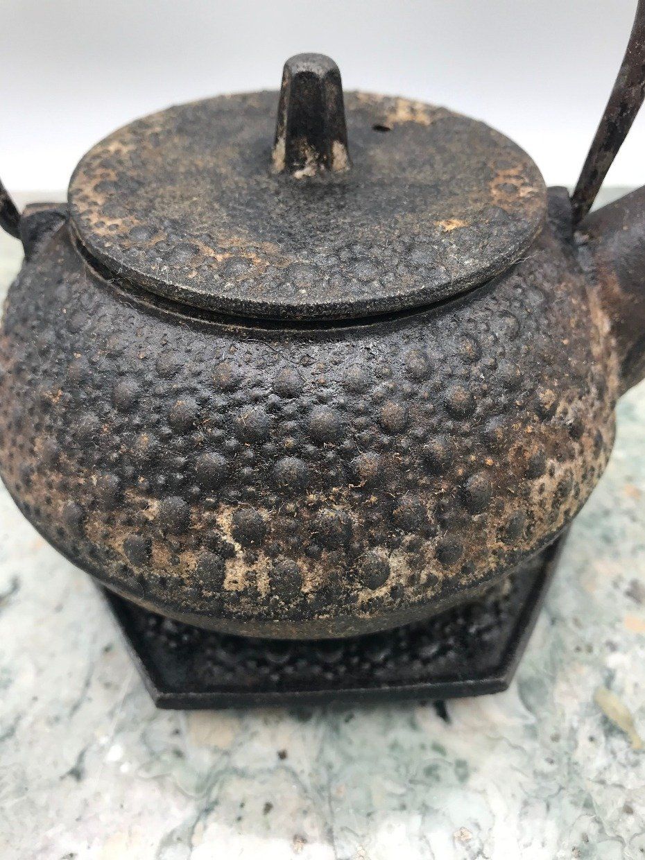 Ornate Japanese Cast Iron Tea Pot w Rest 4
