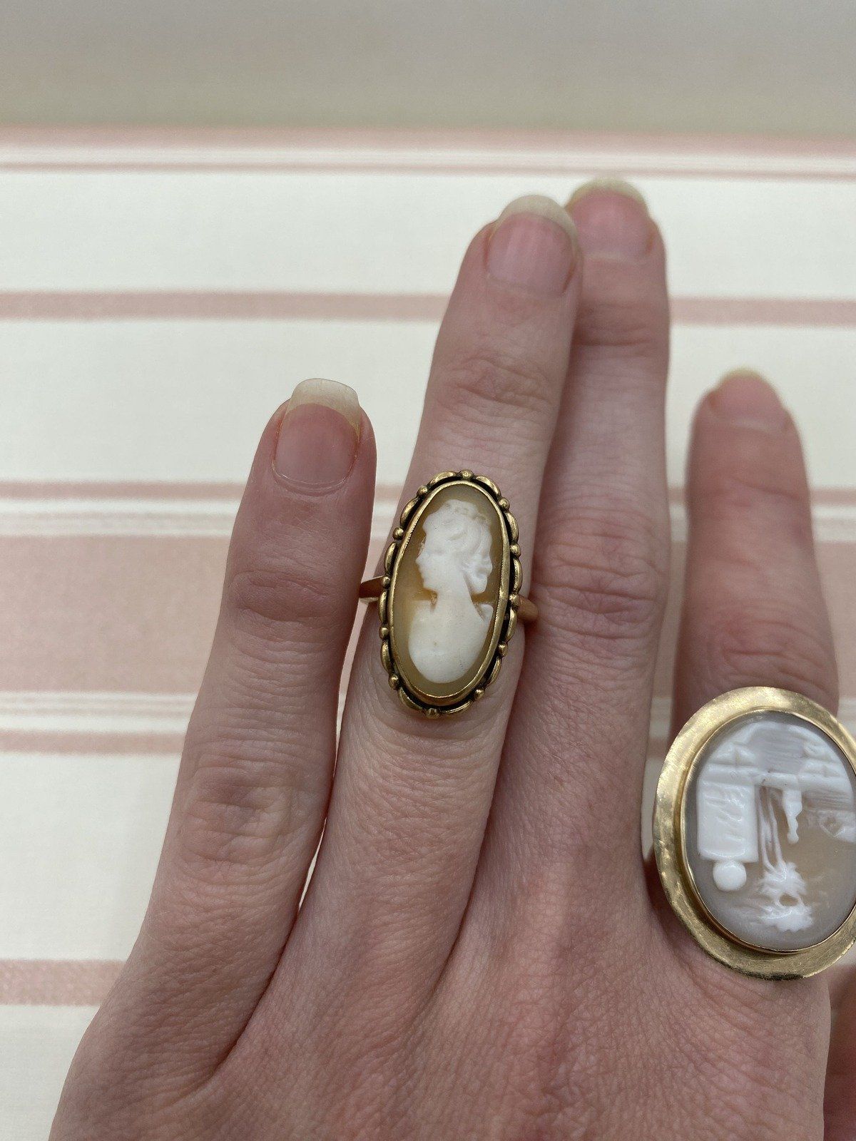 Vintage 10k Gold Elongated Left Facing Cameo Ring 3