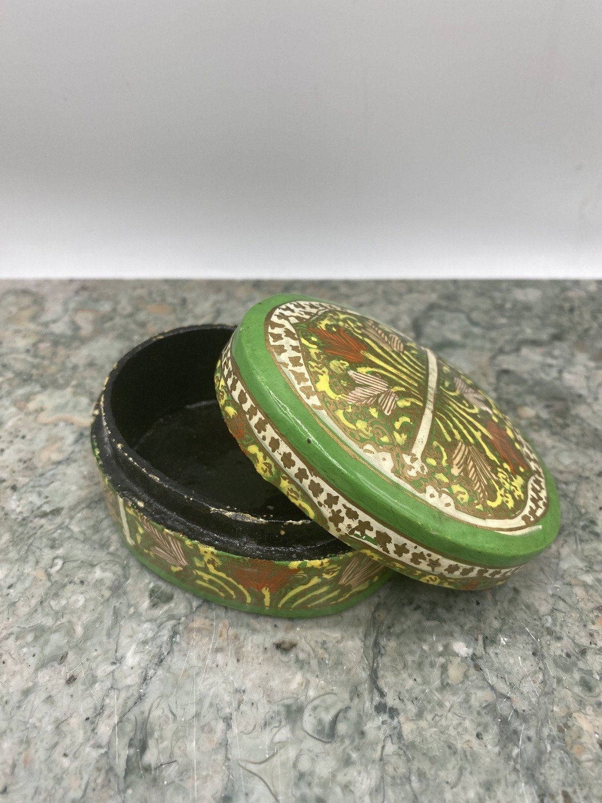 Hand Painted India Made Green Decopouge Box 858 3