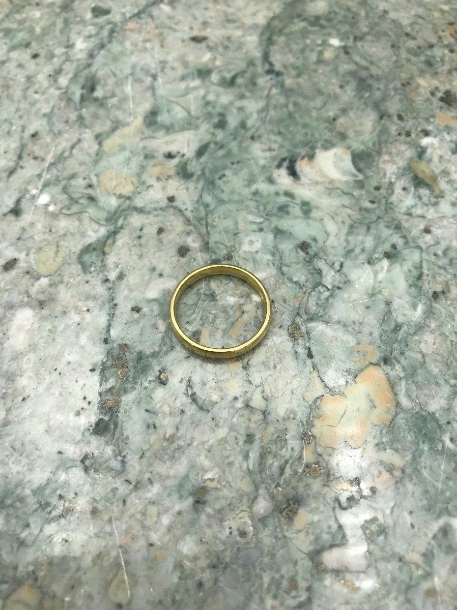 18k Gold Thin Wedding Ring Band 3