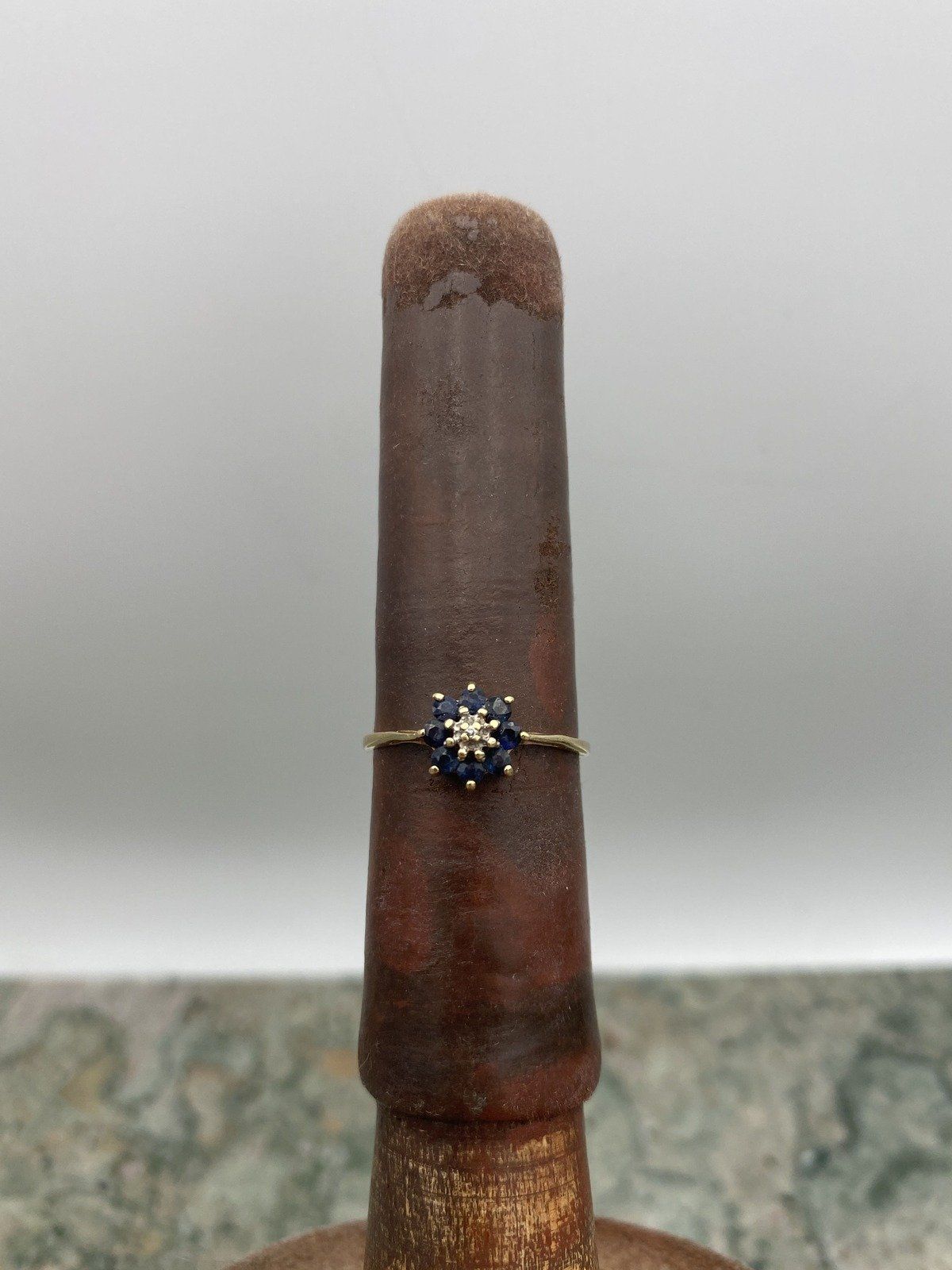Vintage 10k Gold Blue Sapphire Cluster Daisy Flower Ring 3