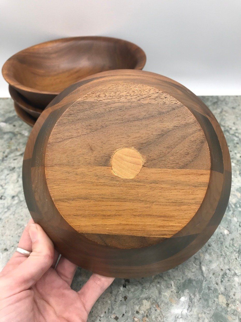 Set of 4 Walnut Bowls 4