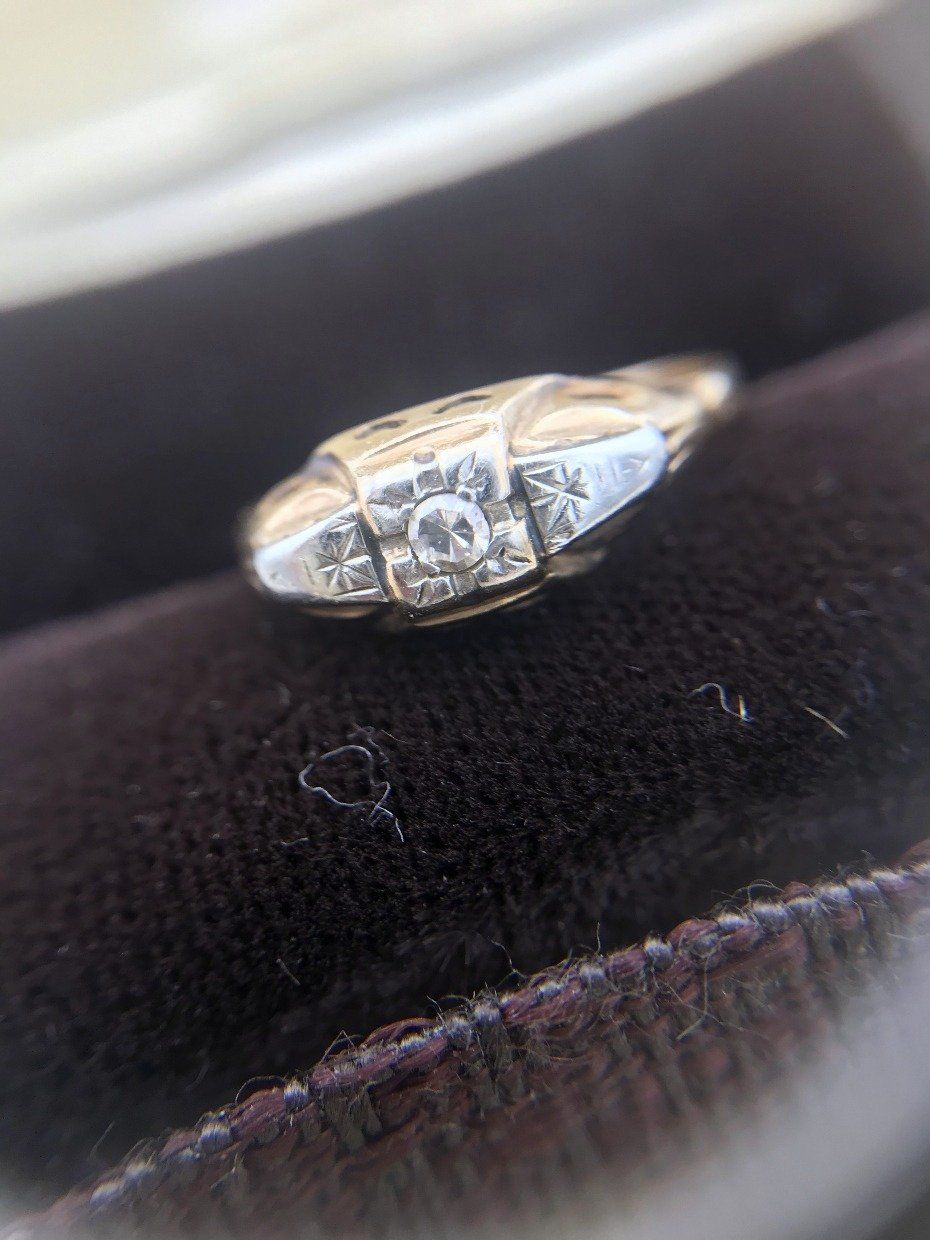 14k Gold c.1930s Art Deco Star Burst Single Diamond Engagement Ring 4
