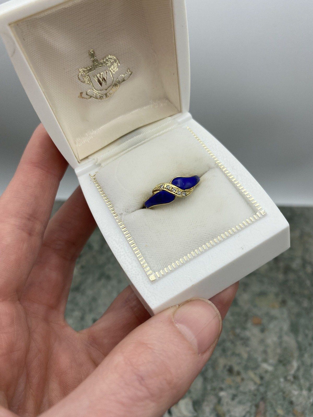 CUTE Vintage 14k Gold Blue Enamel Diamond Center Knot Ring Band 4