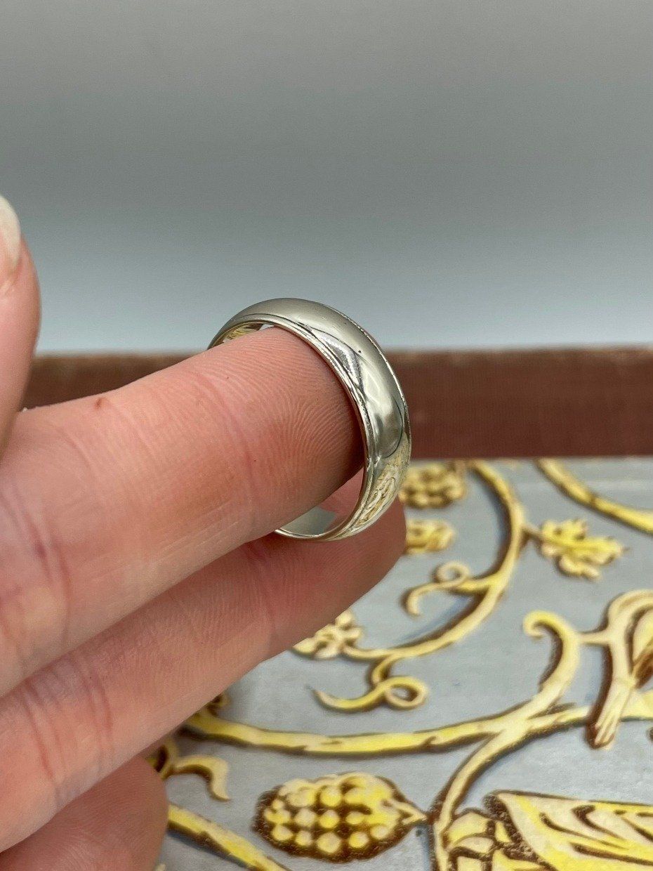 Men's Weighty 18k Gold Wedding Ring Band w Framed Edge 2