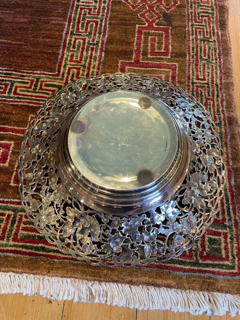 Gorgeous Wallace Silver Plate Repousse Reticulated Centerpiece Bowl 3