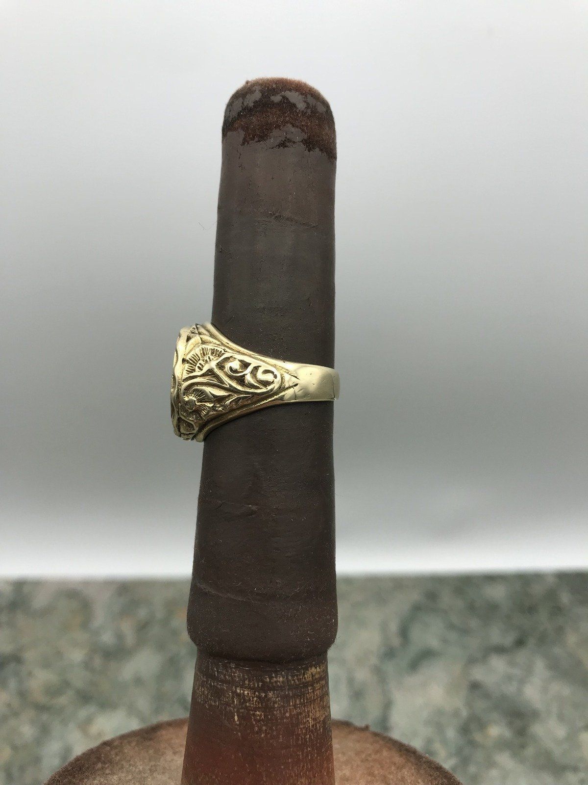 Gorgeous 14k Gold Set c.1945 Dos Pesos 21.6k Gold Coin Ring w Floral Carved Shoulders. Sz 7 4