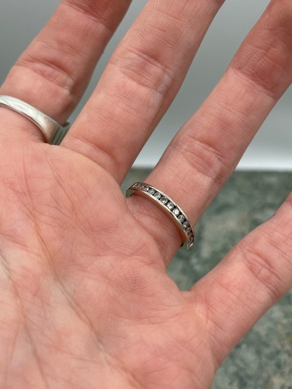 10k White Gold Channel Set Round Cut Diamond Ring Band 3