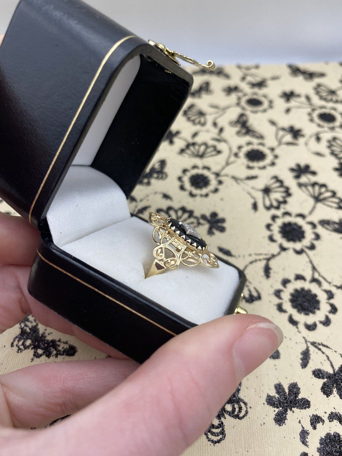 10k Gold Ornately Reticulated Onyx Diamond Dinner Ring 3