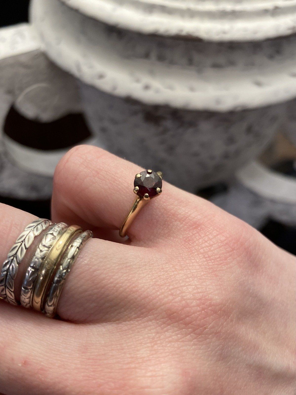 Vintage Minimalistic14k Gold  Sleekly Set Garnet Solitaire Ring 8