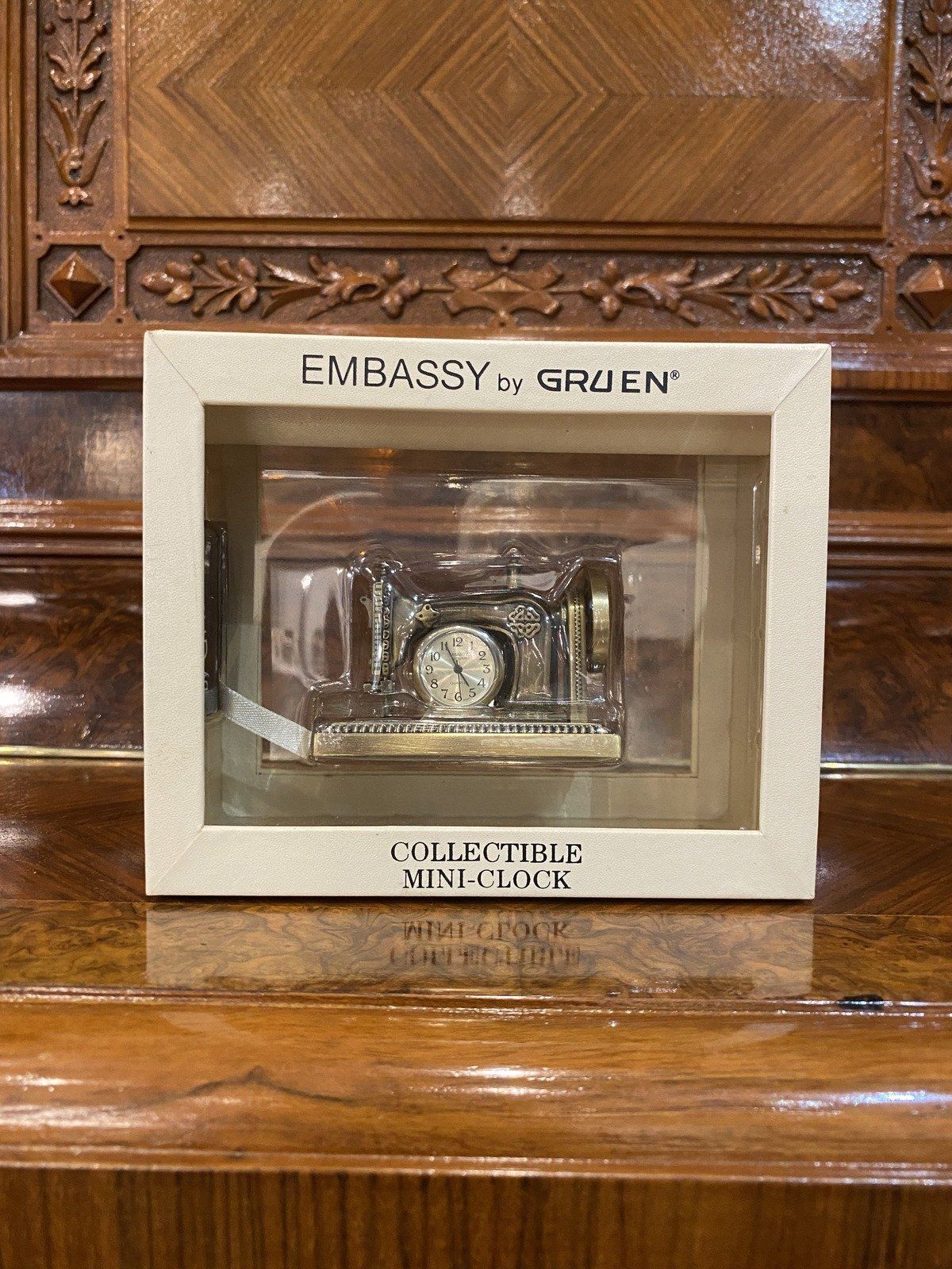 Mini Collectible Embassy Gruen Singer Sewing Machine Desk Clock