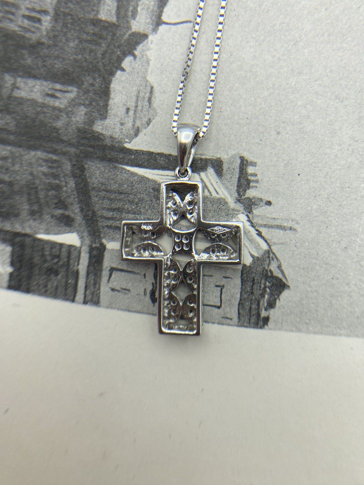 14k White Gold 20L Reticulated 1L Pave Diamond Cross Necklace 6