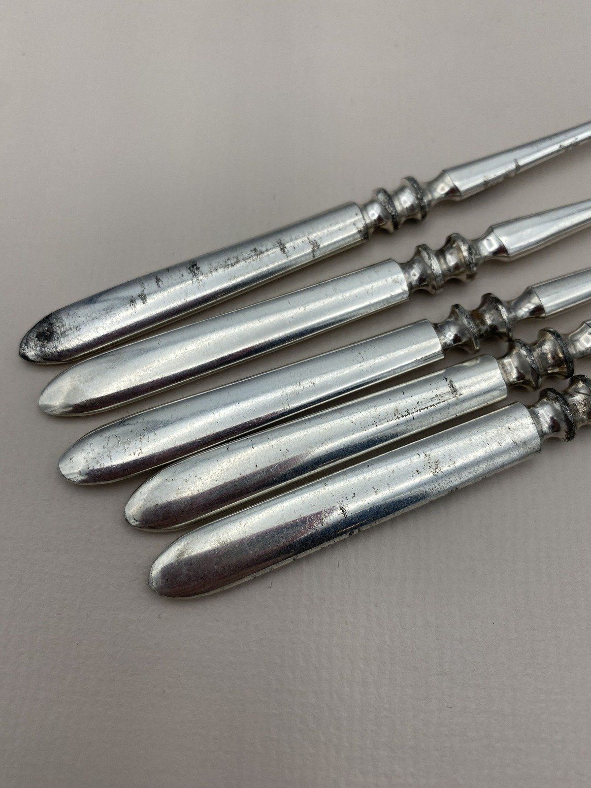 Minimalistic Set of 5x Silver Plated Olive Pit/Nut Pits 4