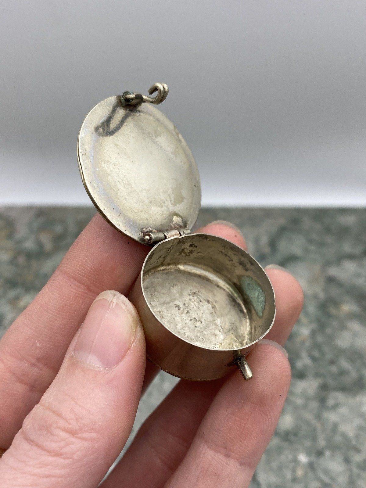Vintage Alpaca Silver Abalone Pill Box 3