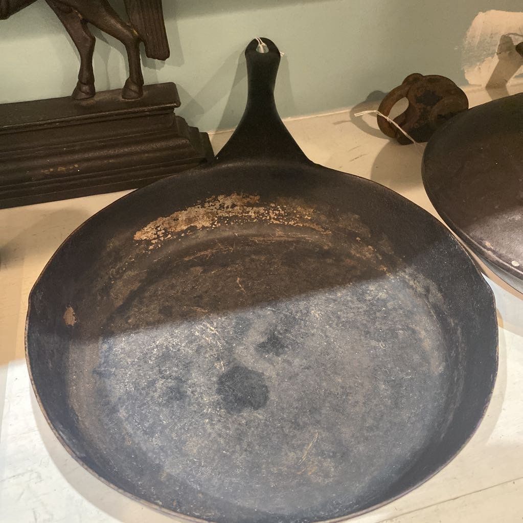 Carbon Steel #8 Skillet