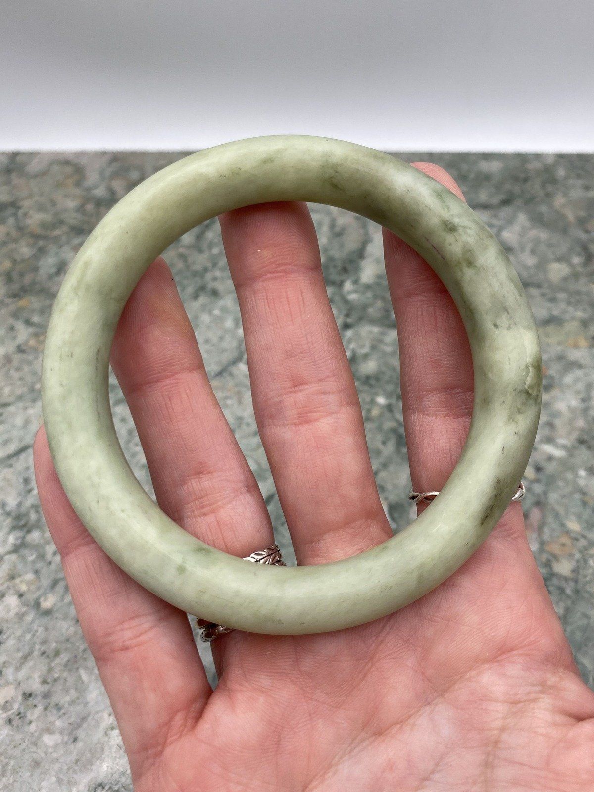 Stunning Solid Soft Green Chinese Jade Stone Bangle Bracelet 3