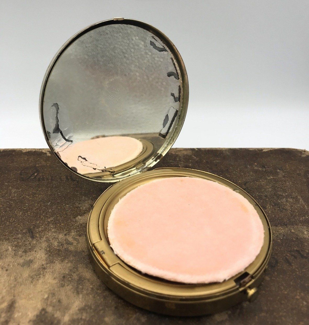 1950s Round Chased Rose Dorset 5h Ave. Compact 2