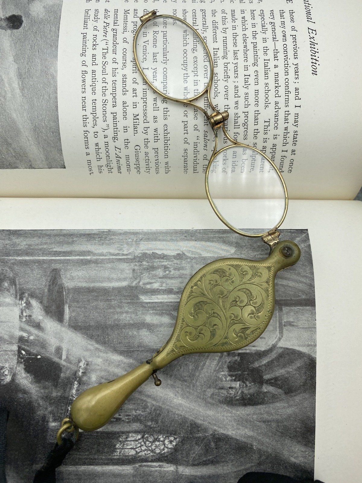 Antique Edwardian Etched Brass Lorgnette Opera Eye/Reading Retractable Glasses w Grosgrain Cord