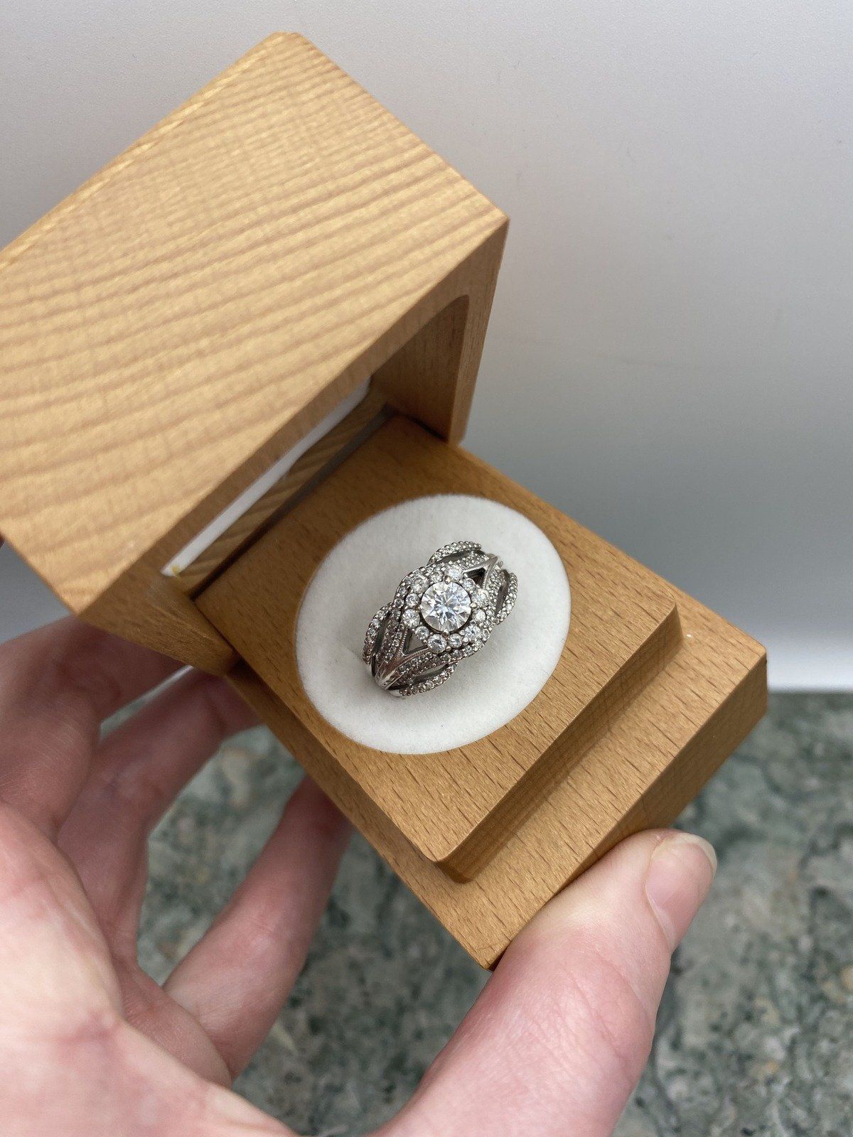 14k White Gold 1.10ctw Round Brilliant .60ct Center Diamond Bridal Ring 2