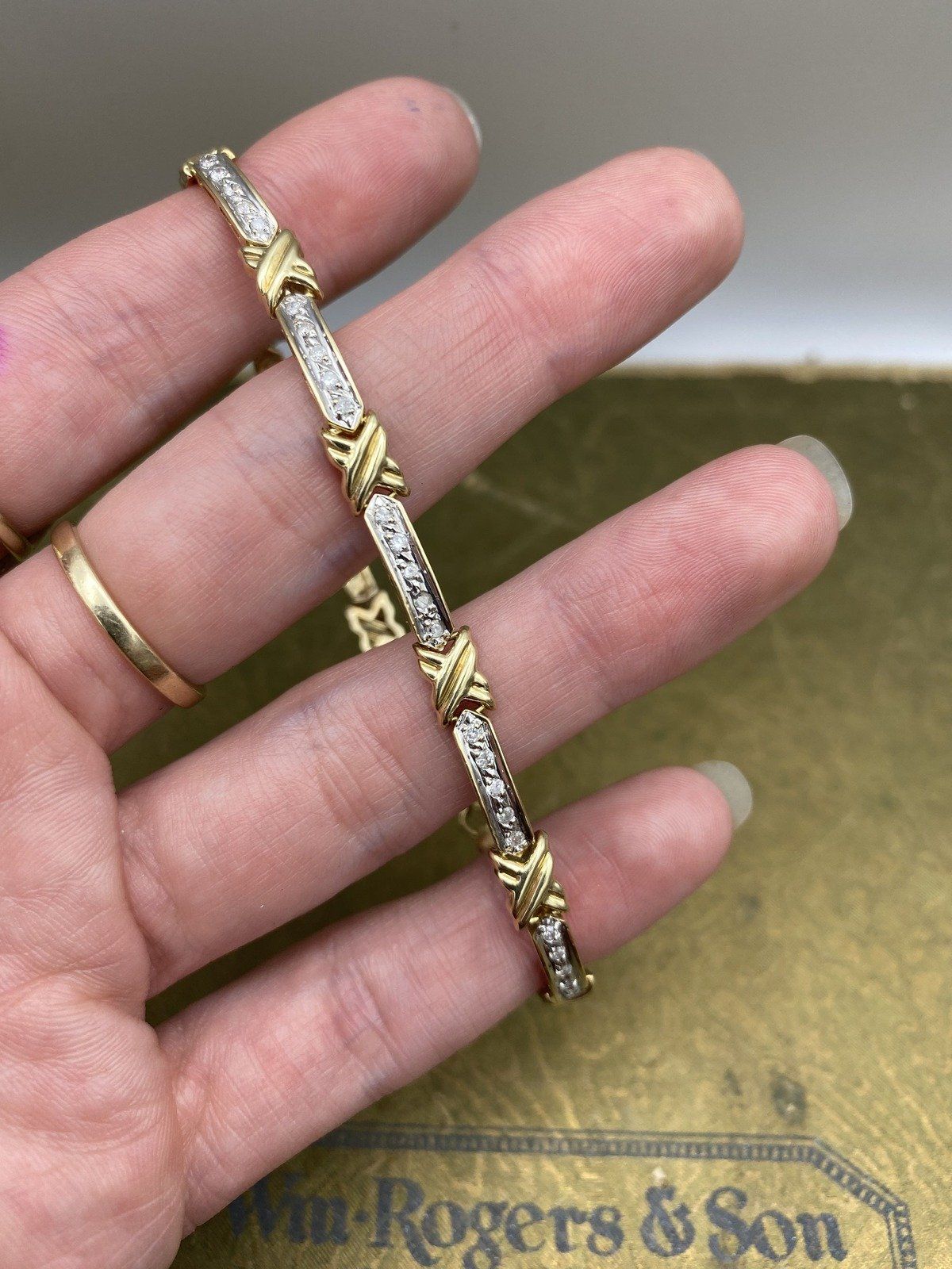 10k Gold Crossed Link Ladies Diamond Tennis Bracelet 7.5L #2699 2