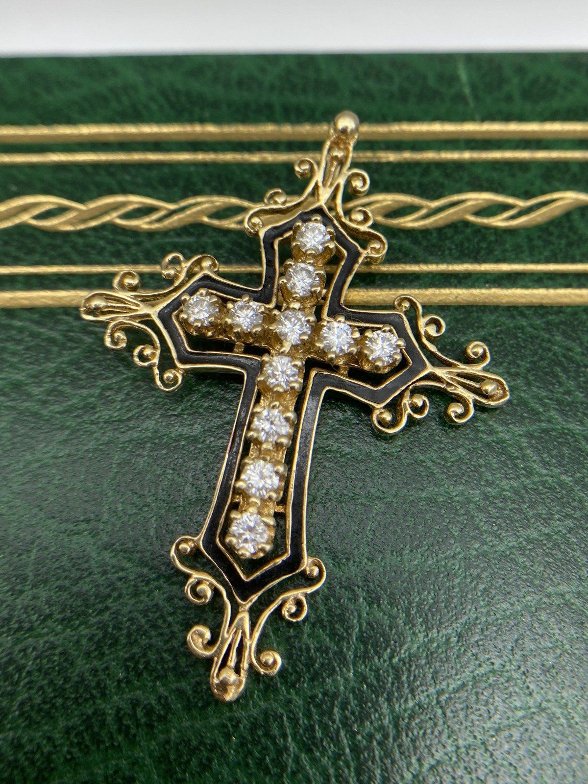 Vintage 14k Gold Black Enamel Detailed 1.1ctw Diamond 2 Ornate Cross Pendant #2669 3