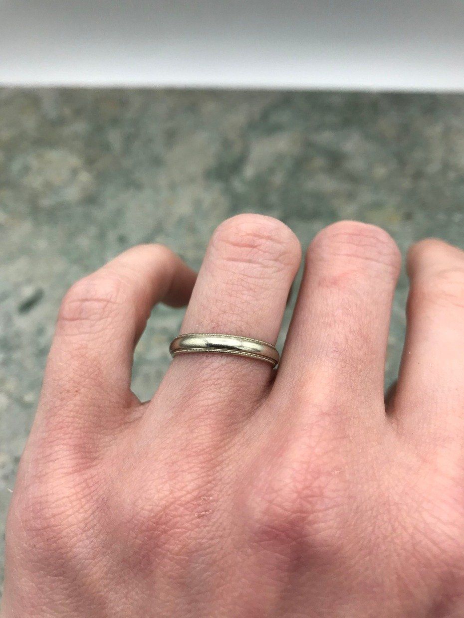 14k White Gold Band w Patterned Edge 2