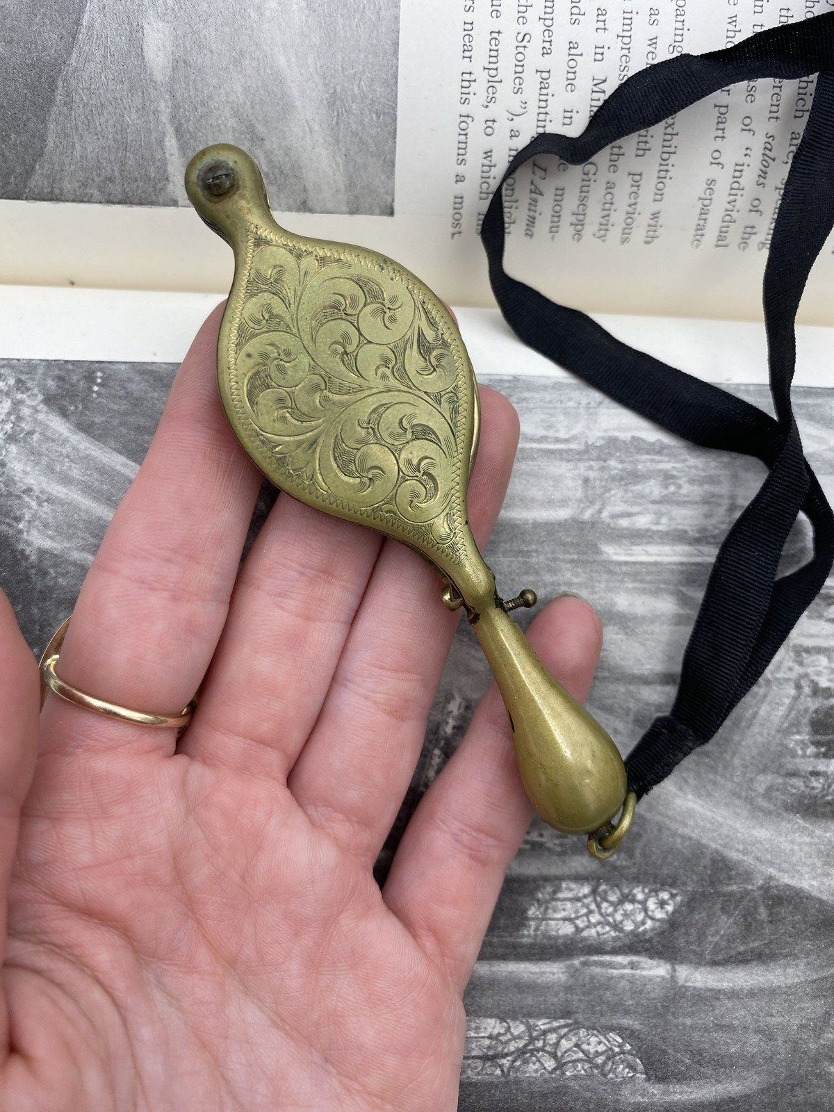 Antique Edwardian Etched Brass Lorgnette Opera Eye/Reading Retractable Glasses w Grosgrain Cord 2