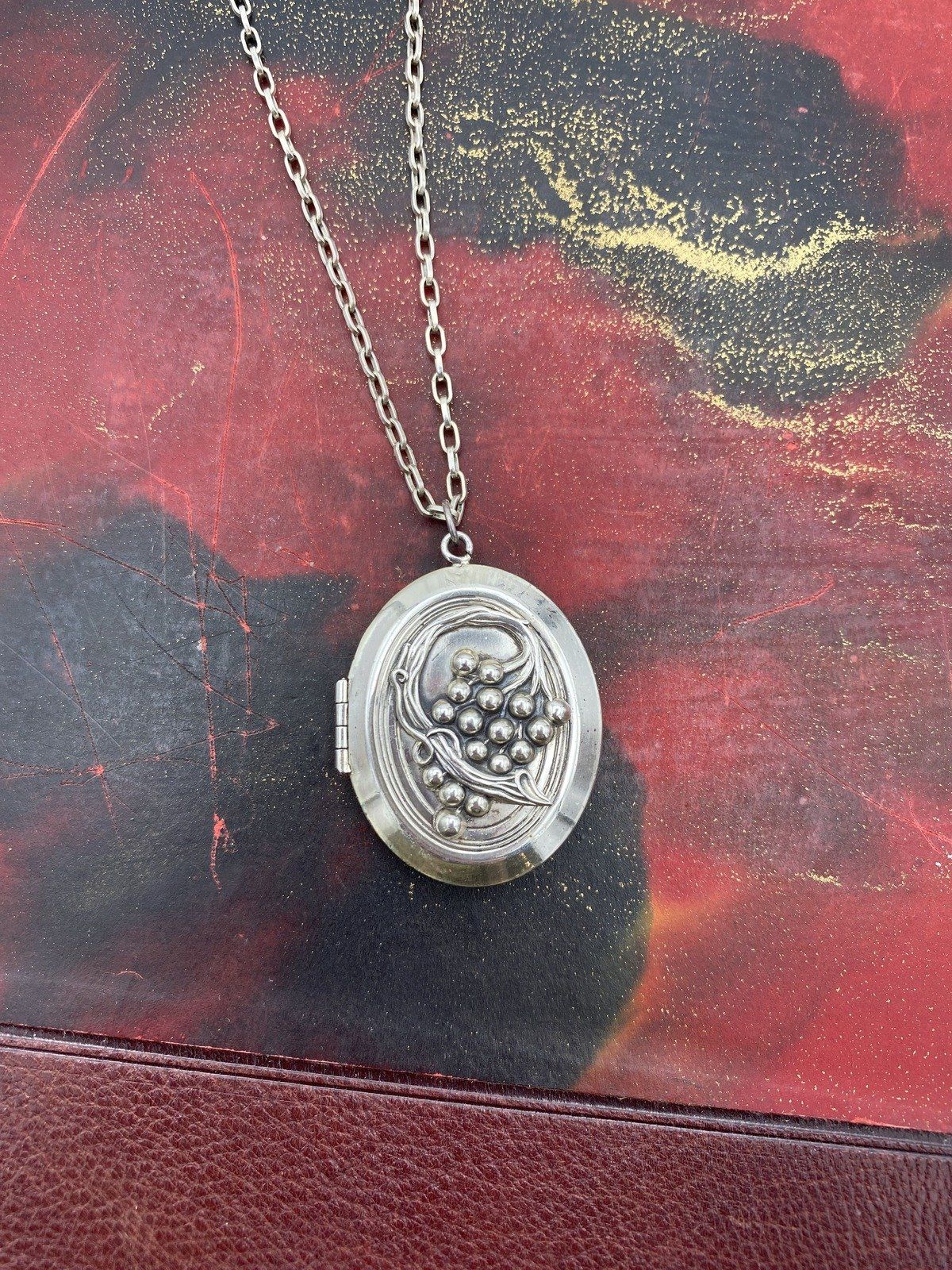 Vintage c.1940s/50s Sterling Silver Large 2 Oval Vine Photo Locket 20 Necklace 8