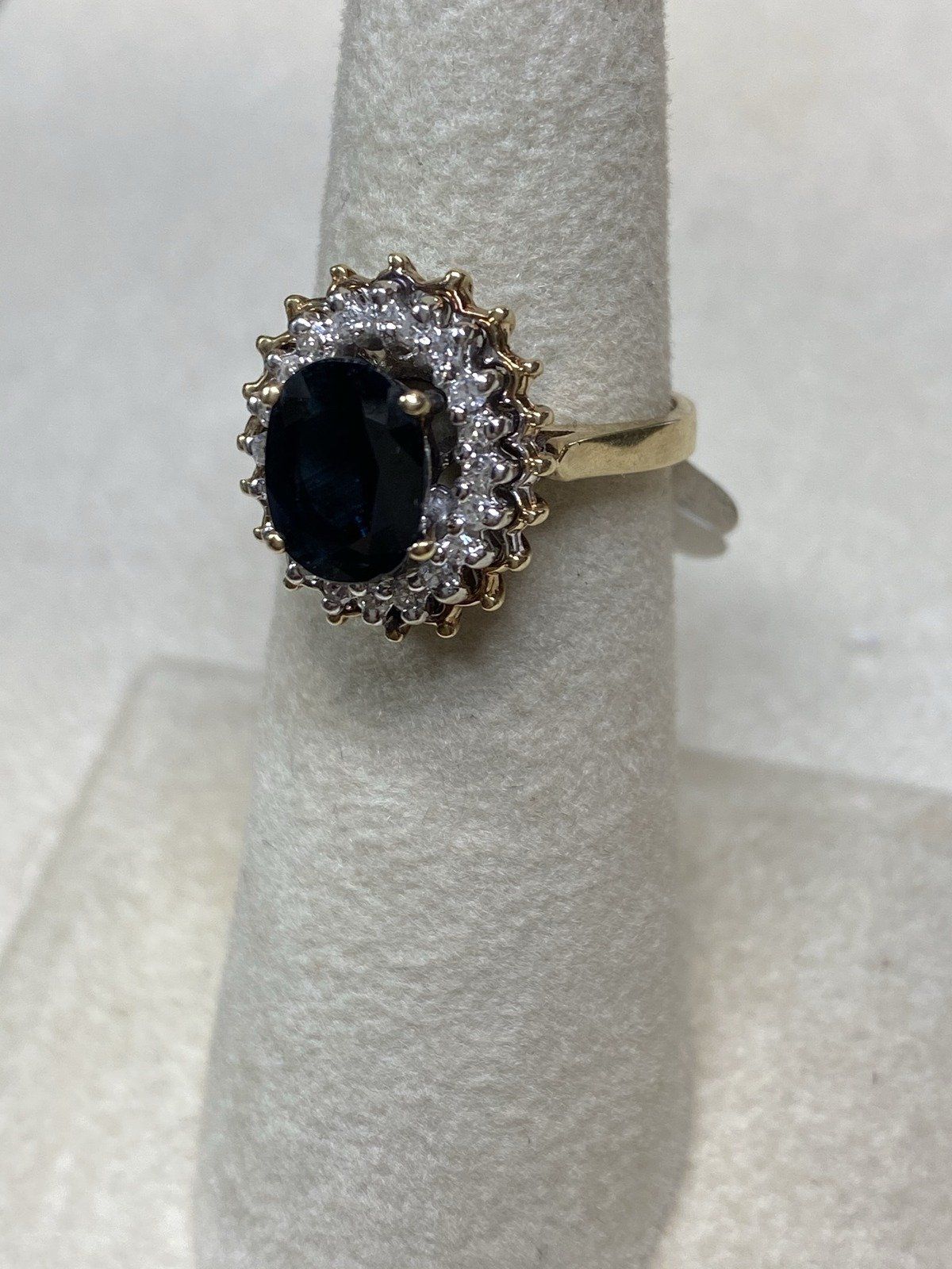 14k Diamond and Blue Sapphire Size 6 4