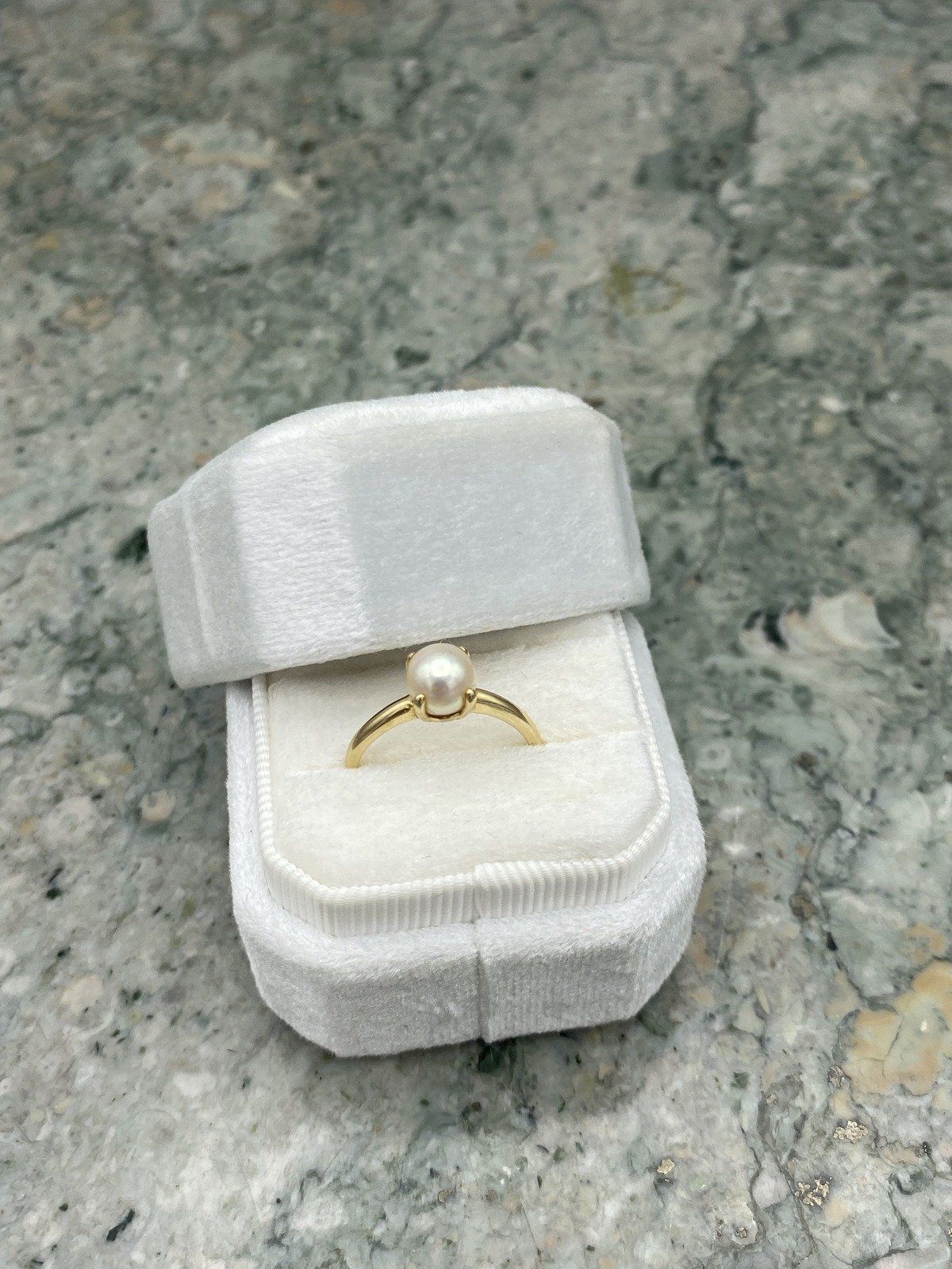 Minimalistic 14k Gold Cultured 4-Prong Pearl Solitaire Ring 2