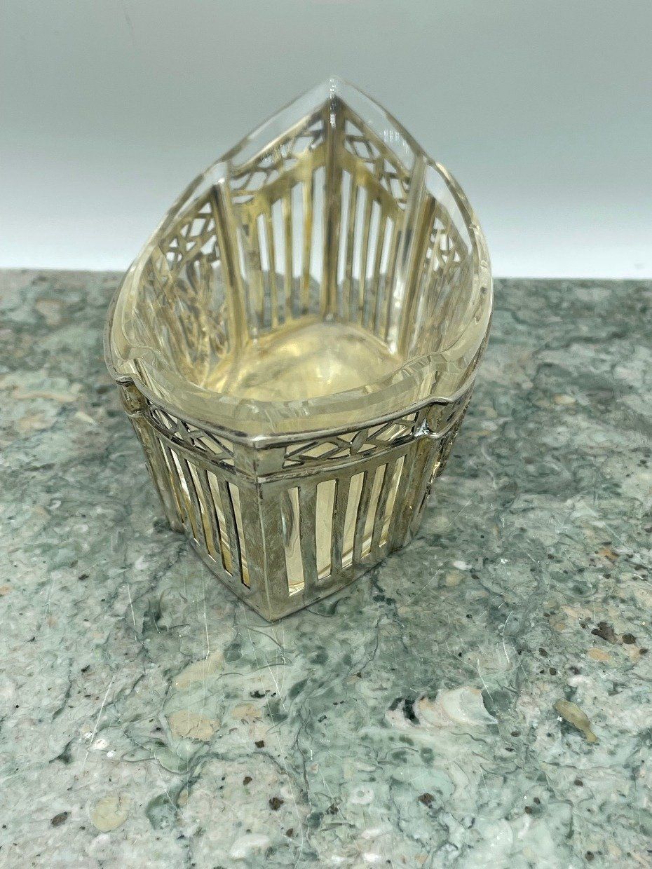Antique German .800 Silver Reticulated Interlocking Wreath Relish Server w Art Deco Glass Insert 2