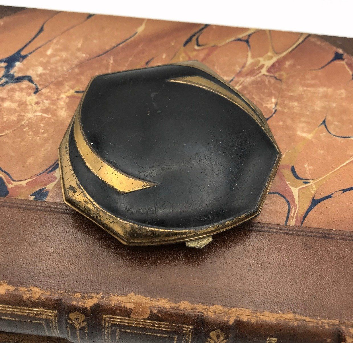 1940s Classic Jane Black Enamel Art Deco Shell Compact