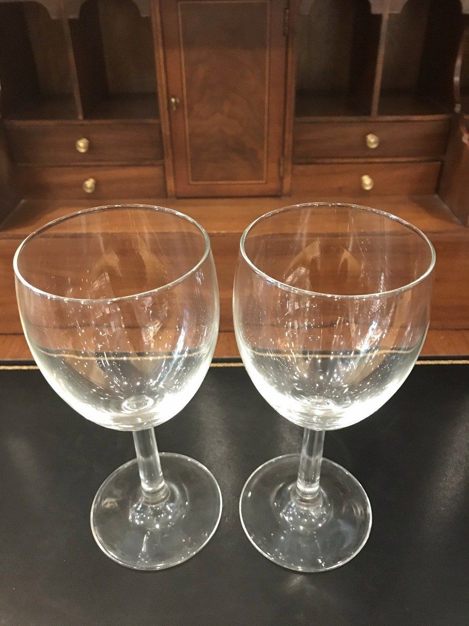 Pair of Clear Crystal Wine Glasses 2