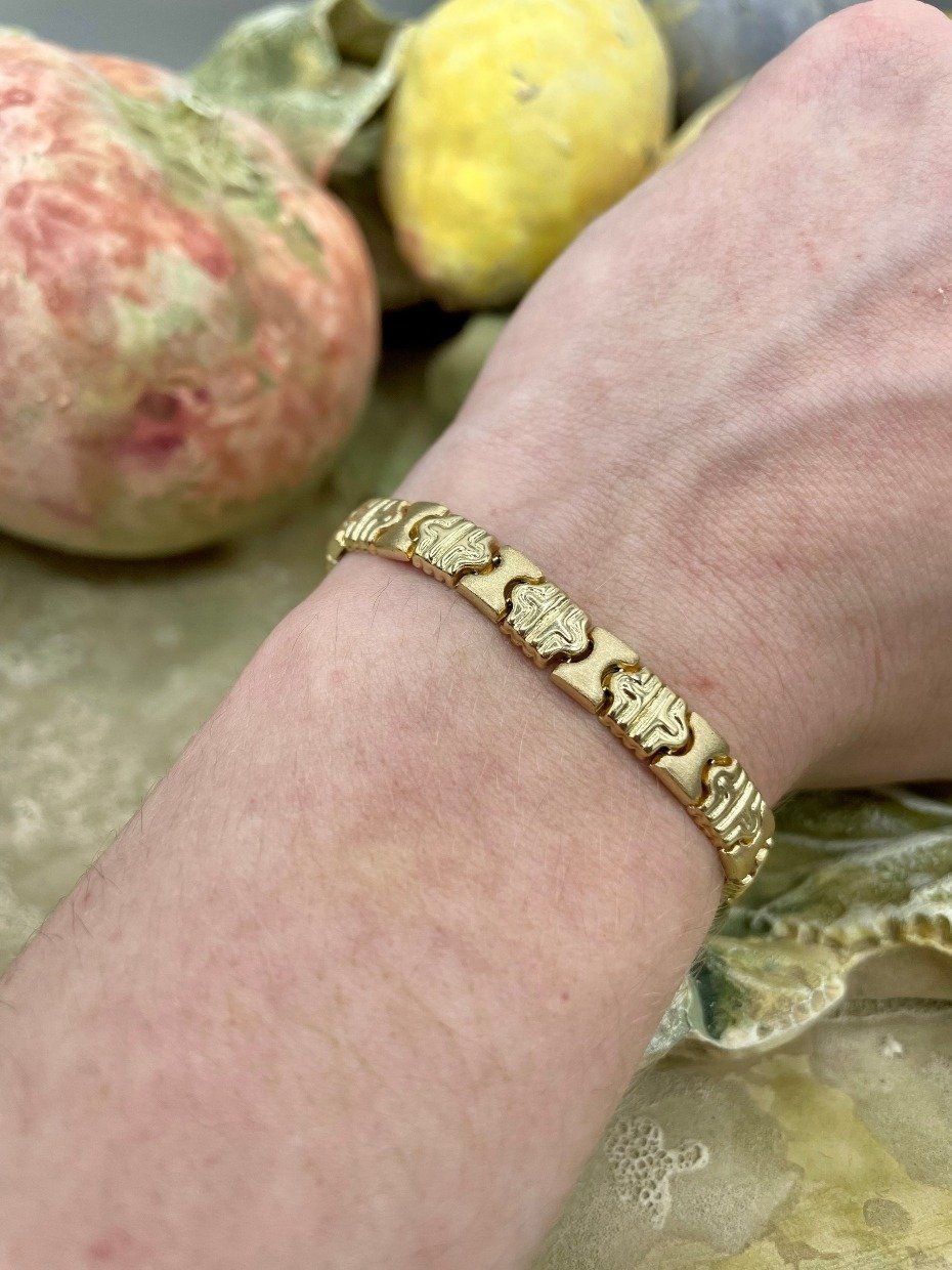 14k Gold Link Bracelet w Brushed Gold Hourglass + Molded Links 2