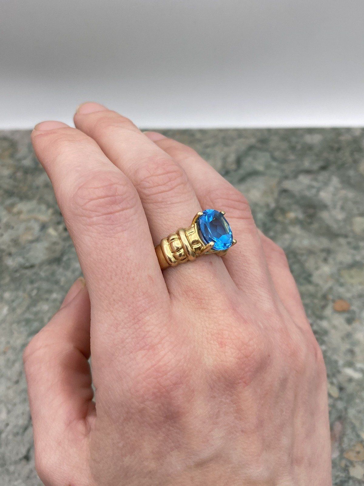 Large Oval 14k Gold Vintage Blue Topaz Ring w Sculpted Shoulder Detail 10