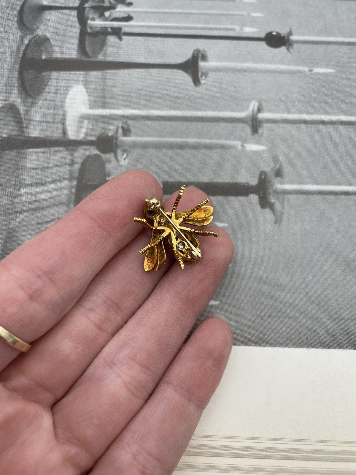 Vintage c.1950s/60s 18k Gold Collectible Designer Herbert Rosenthal Ruby + Diamond Honey Bee Pin #3421 12