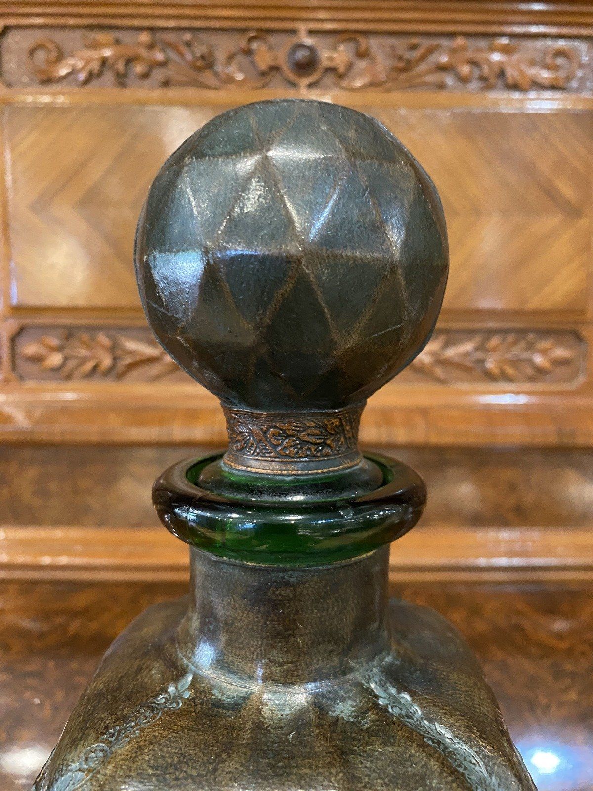 Vintage Mid Century FLORENCE, Italy Figural Leather + Green Glass Bar Decanter (DO NO DISCOUNT) 9