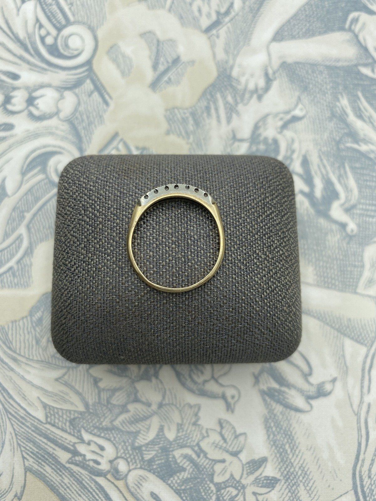 Dainty Vintage c.1930s/40s 14k Dual Gold Bricked Channel Set Diamond Ring Band 3