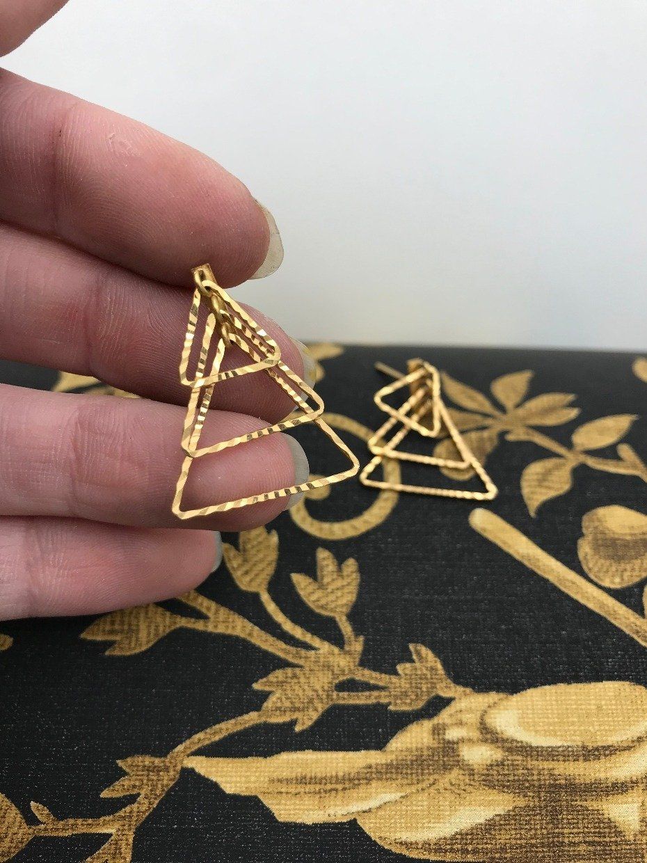 22k Gold Tiered Isosceles Swing Earrings 4