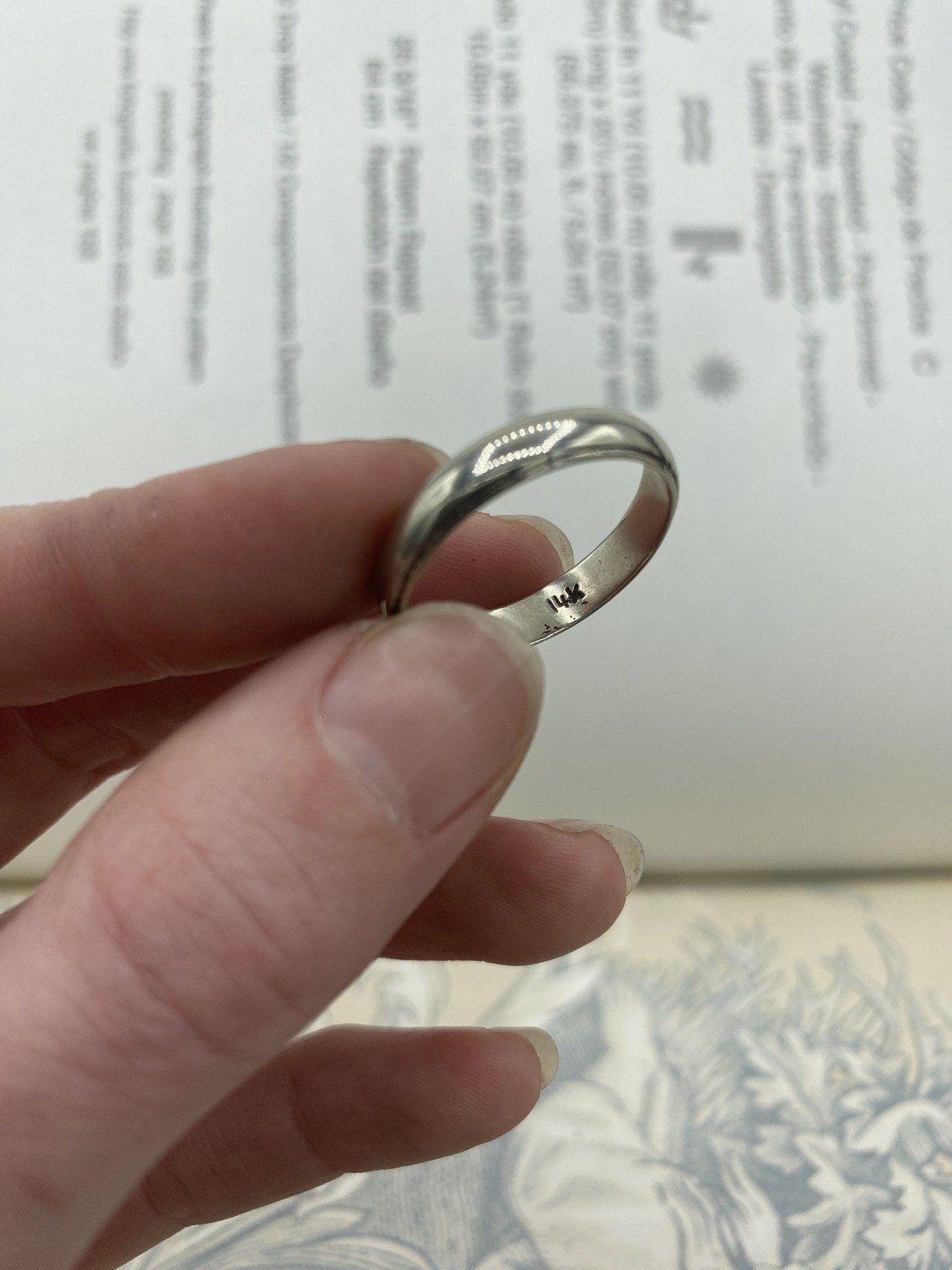 Men's Antique 14k White Gold Wedding Ring Band w Subtle Stripe Edge 2
