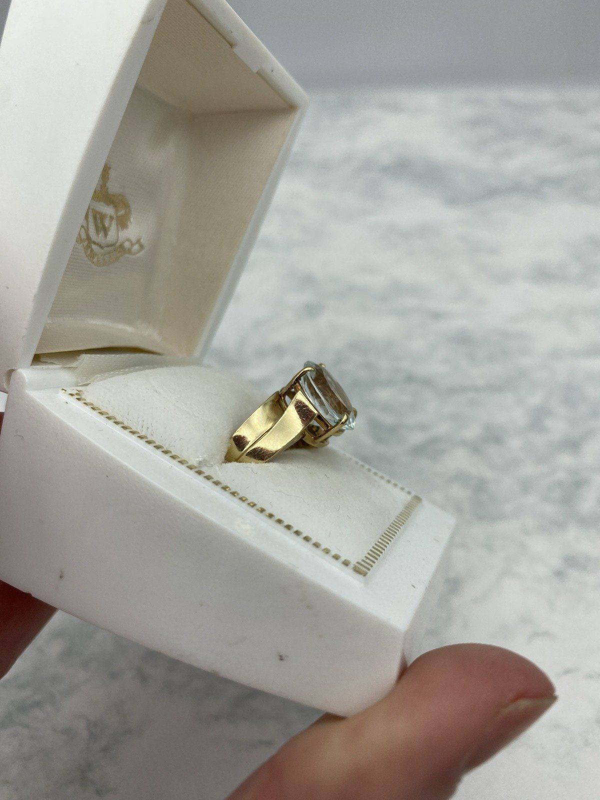 Ladies 14k Gold Large Oval Natural Aquamarine Ring w Floating Shoulder Structure 3