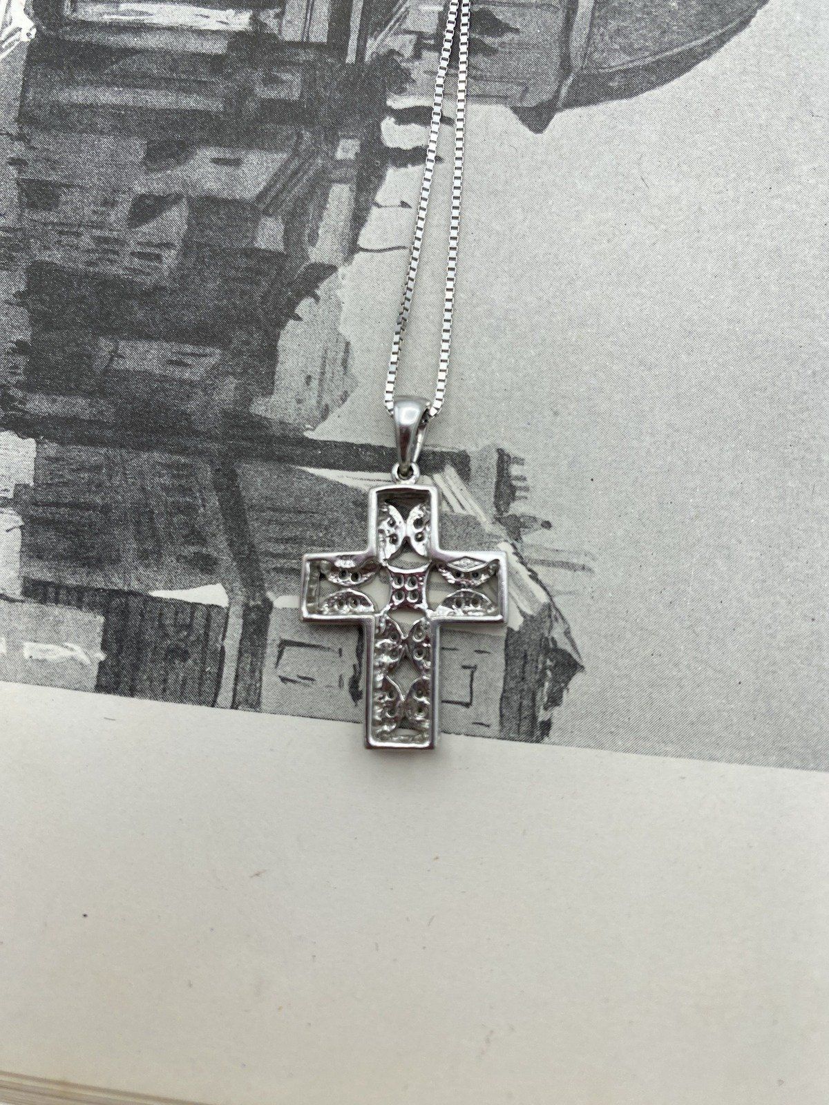 14k White Gold 20L Reticulated 1L Pave Diamond Cross Necklace 5