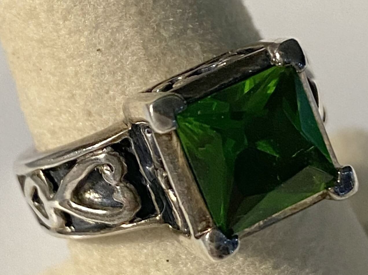 Sterling Ring with Green Gem Size 8 2