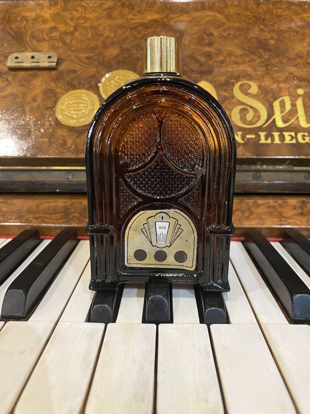 Vintage Collectible Avon Apothecary Glass Juke Box Bottle 3