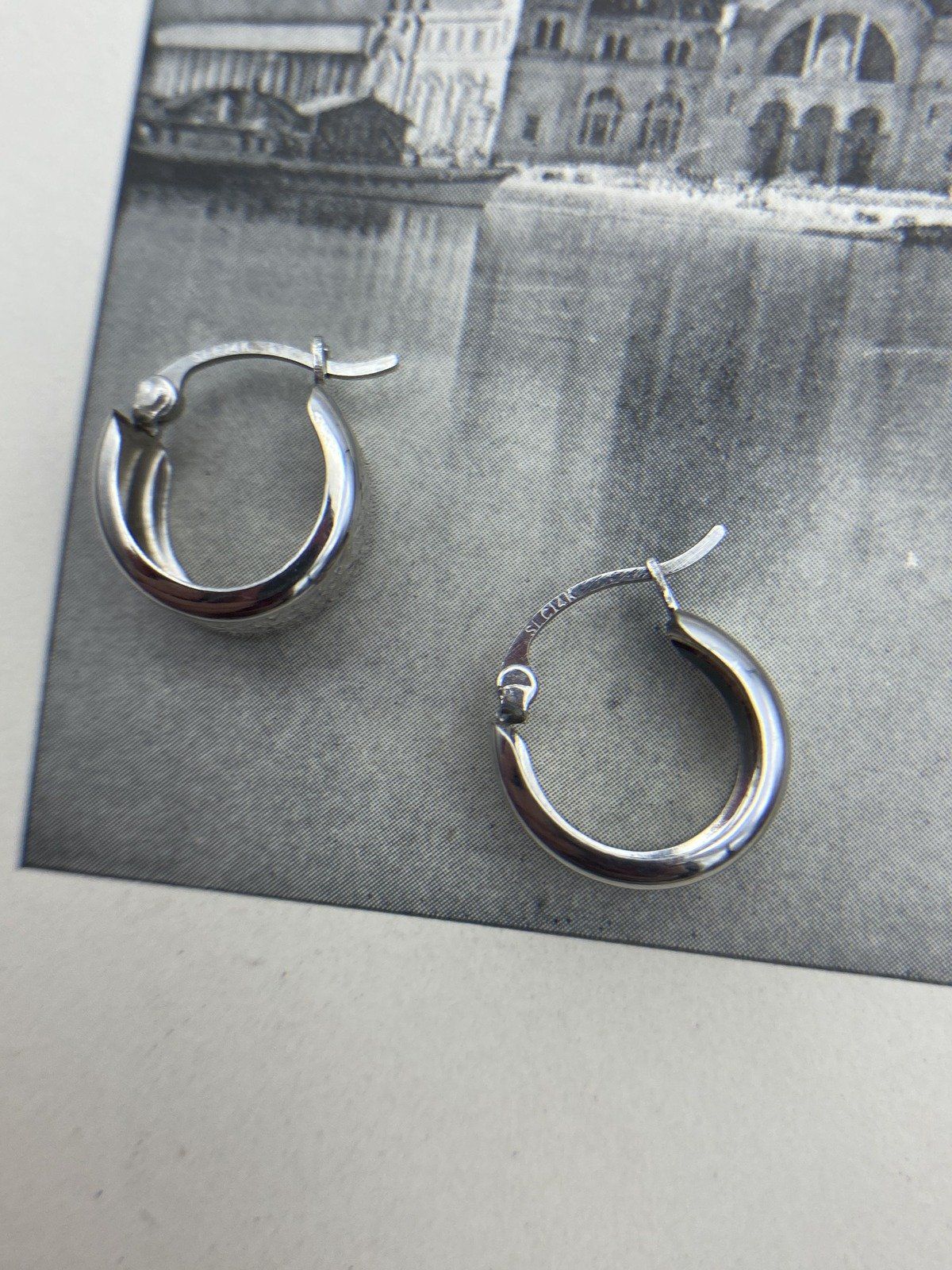 14k White Gold Pineapple Textured Wide Lobe Huggie Hoop Earrings 5