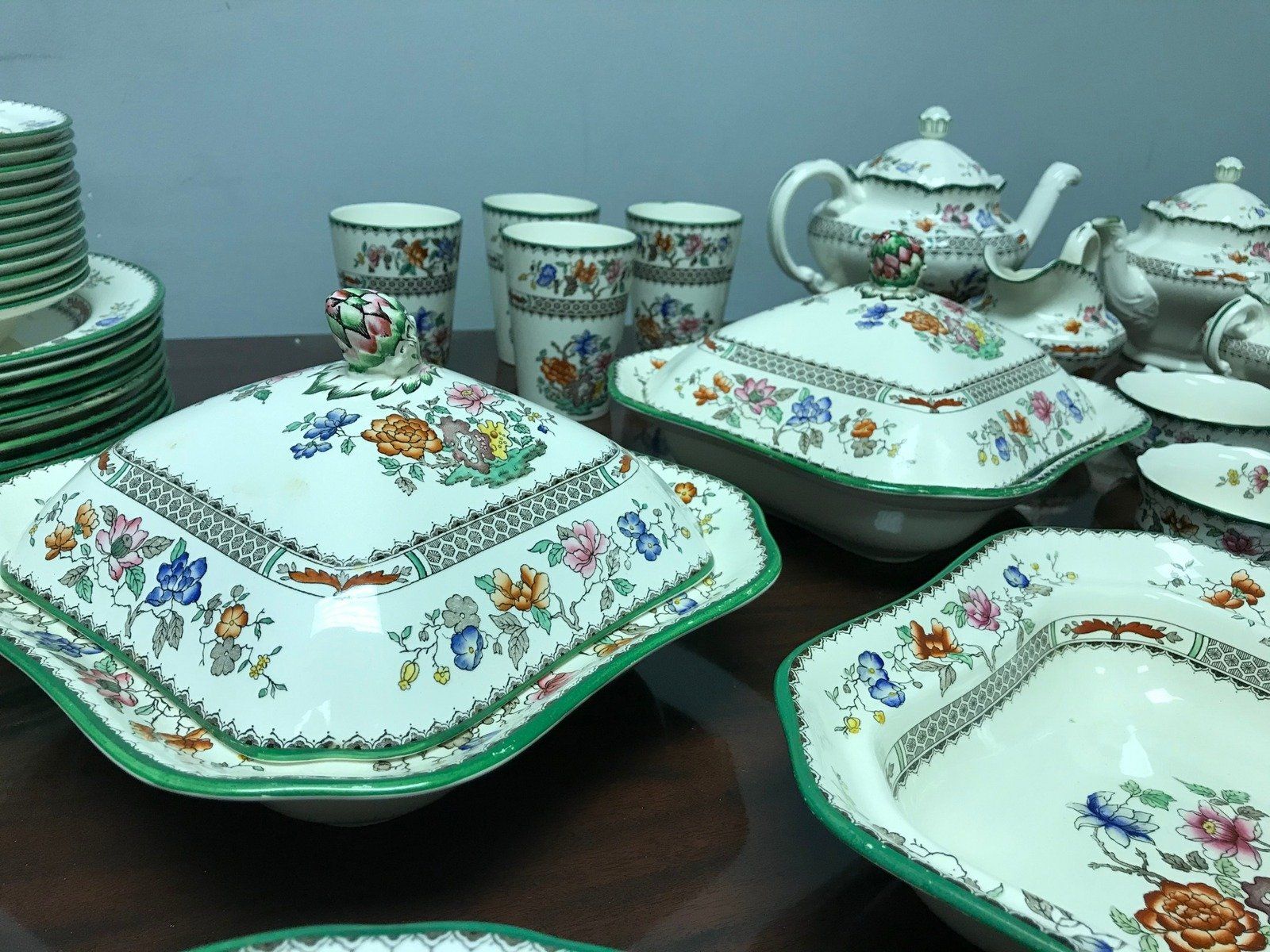 Spode & Copeland England Chinese Rose China Serving for 12 Plus 2