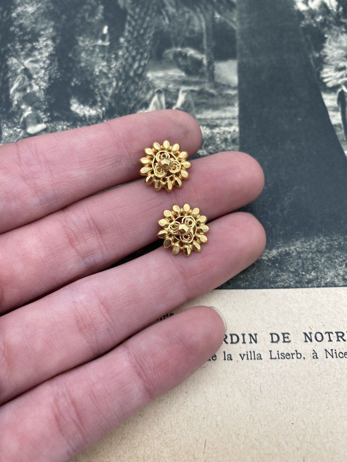 18k Gold Eastern Ornamental Stud Earrings 6